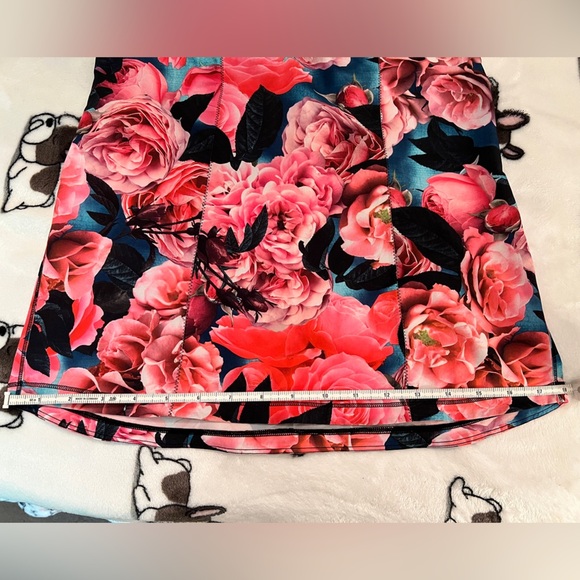 Lululemon Lightened Up Singlet Secret Garden Floral Print, Size 4 - Picture 8 of 10